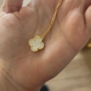 White mother of pearl clover necklace